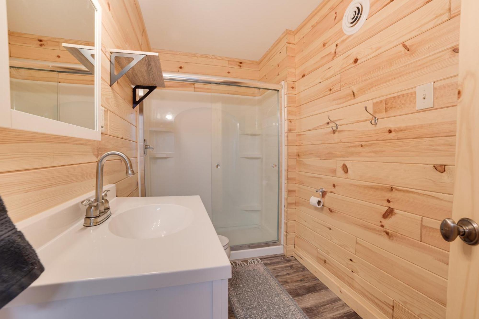 Scenic Evans Hideaway Steps To Lake Huron! Oscoda Экстерьер фото