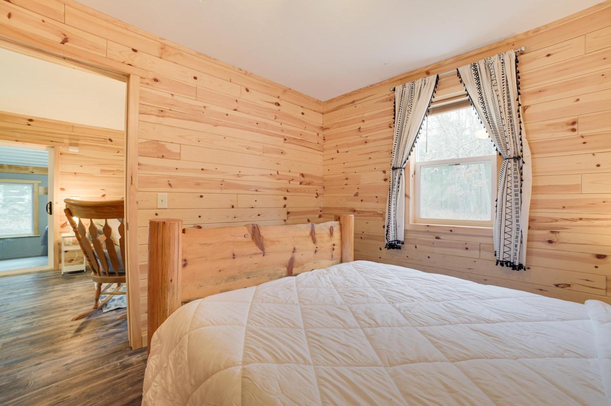 Scenic Evans Hideaway Steps To Lake Huron! Oscoda Экстерьер фото