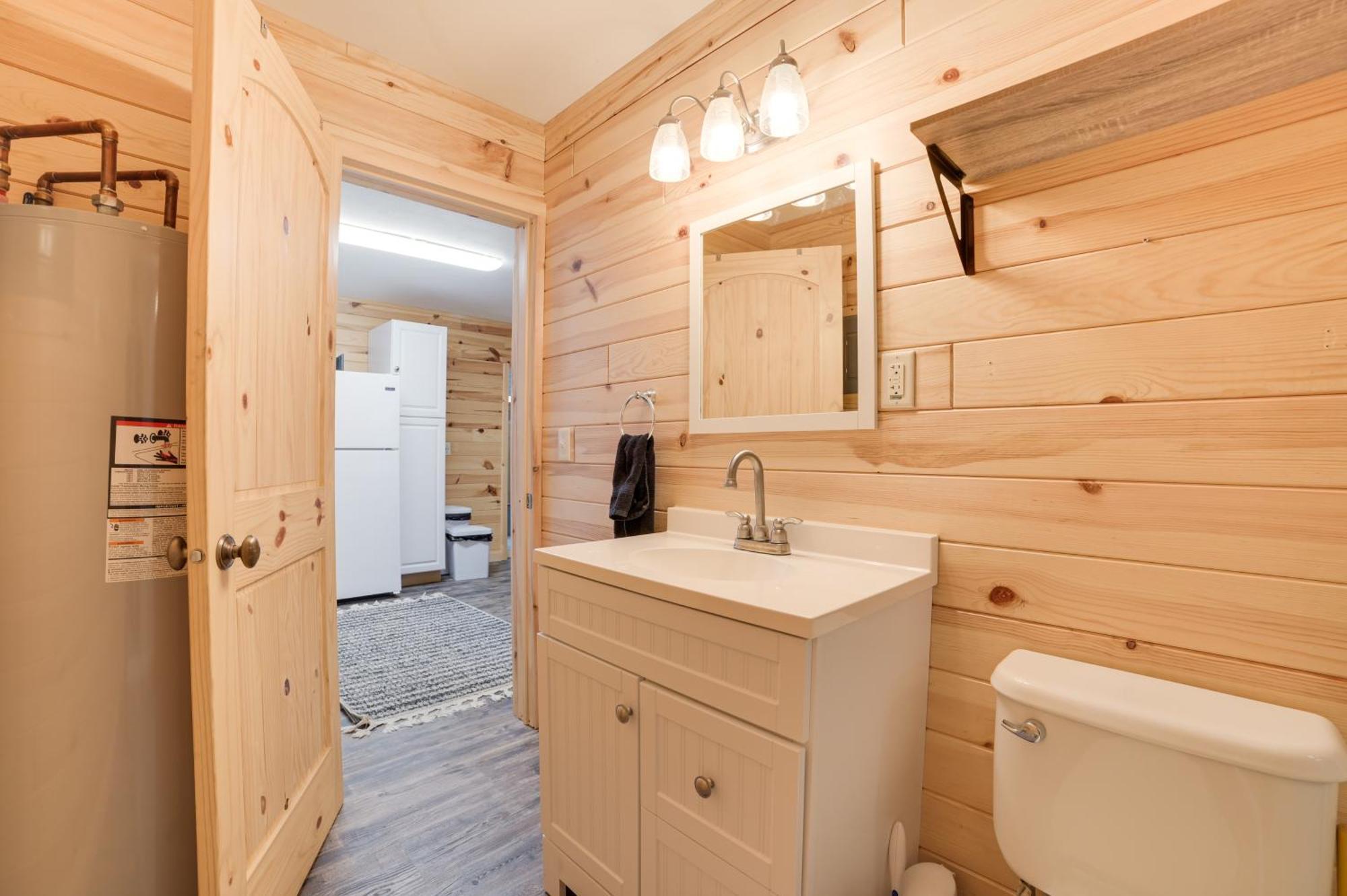 Scenic Evans Hideaway Steps To Lake Huron! Oscoda Экстерьер фото