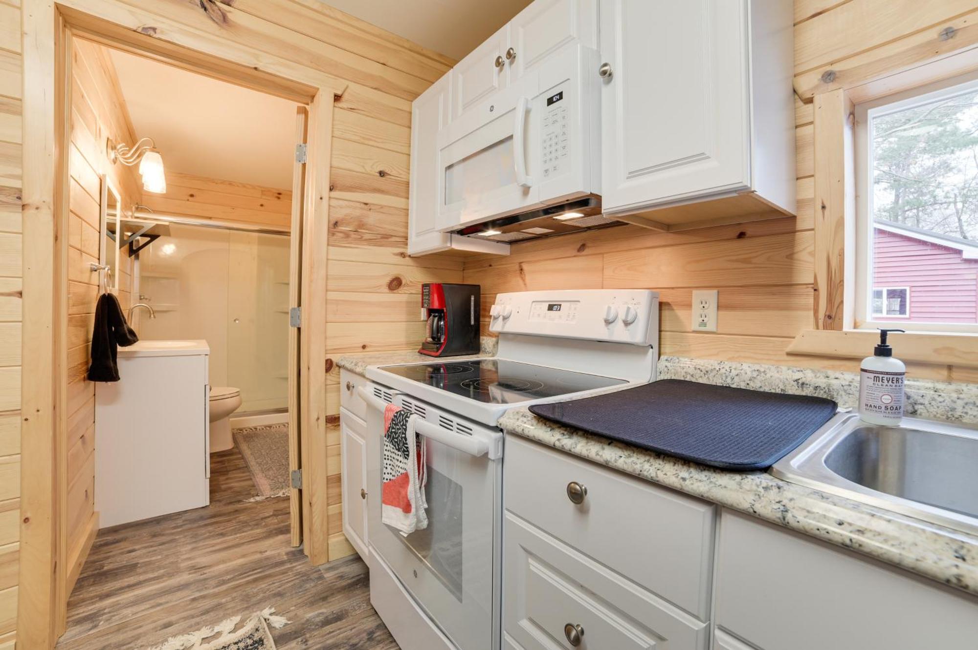 Scenic Evans Hideaway Steps To Lake Huron! Oscoda Экстерьер фото