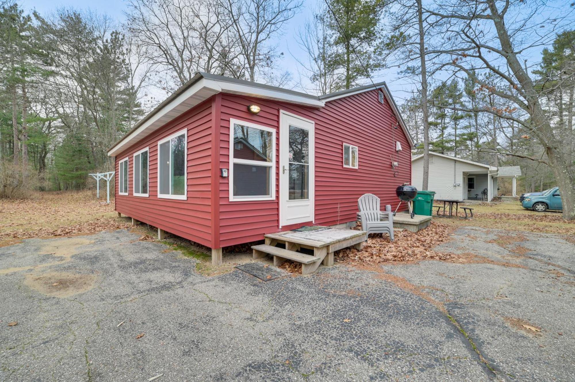 Scenic Evans Hideaway Steps To Lake Huron! Oscoda Экстерьер фото